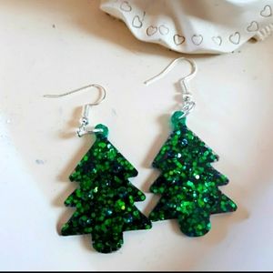 CHRISTMAS TREE EARRINGS GREEN